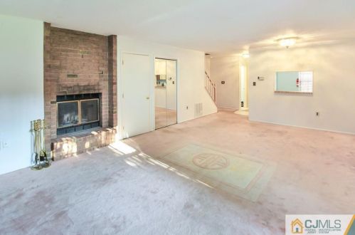 54 Morgan Pl, East Brunswick NJ  08816-5005 exterior