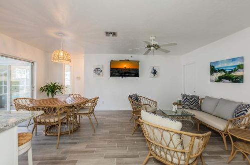 1262 Bluebird Ave, Marco Island FL  34145-2812 exterior