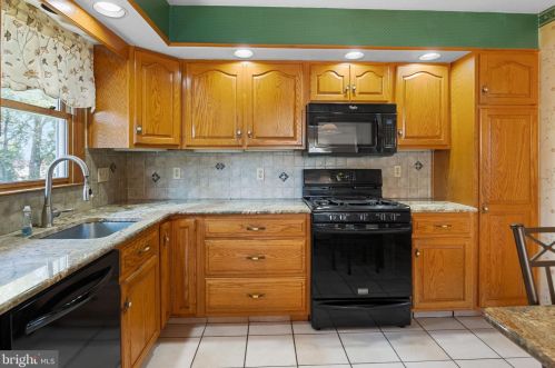 1628 Jill Rd, Willow Grove, PA 19090-4225