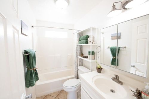 621 Horne St, Oceanside CA  92054-2418 exterior