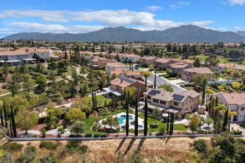 32862 Pine Cir, Temecula CA  92592-1369 exterior