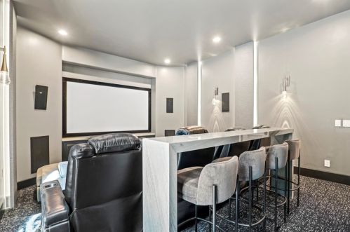 25682 Oak Meadow Dr, Santa Clarita CA  91381-0762 exterior