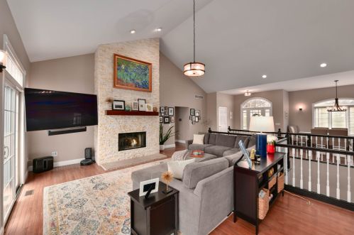 1221 Masters Rd, Lake Geneva, WI 53147-4937