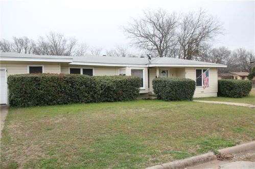 3700 Kris St, Fort Worth, TX 76180-1508