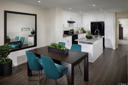 446 Beechwood Ave, Rialto, CA 92376-4702