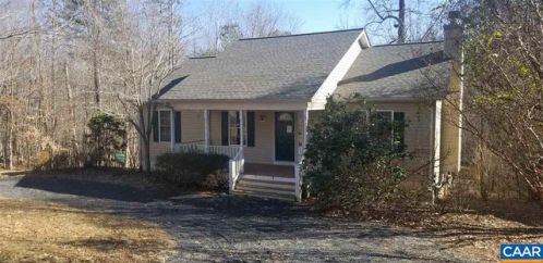 11 Overlook Cir, Bybee, VA 22963-3345