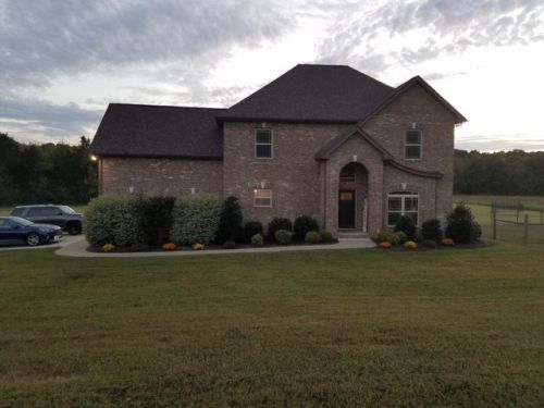 909 Holloway Rd, Lebanon, TN 37090-8803