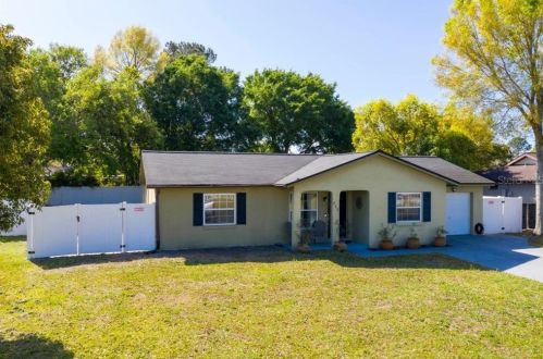 202 Cedarwood Cir, Kissimmee, FL 34743-9015