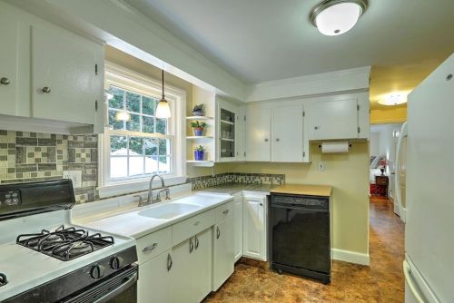 16 Cormier Rd, Lincoln RI  02865-3104 exterior