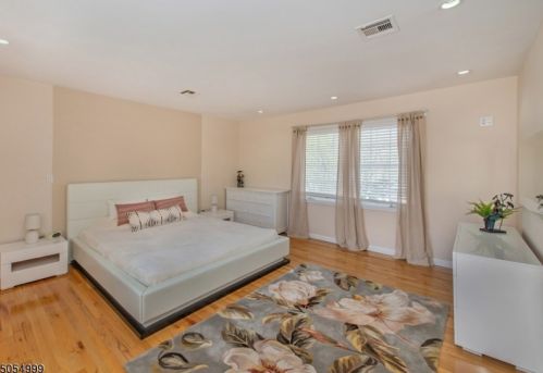 146 Sadler Rd, Bloomfield NJ  07003-5321 exterior