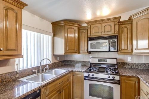 2527 Calle Gaviota, San Diego CA 92139-3105 exterior