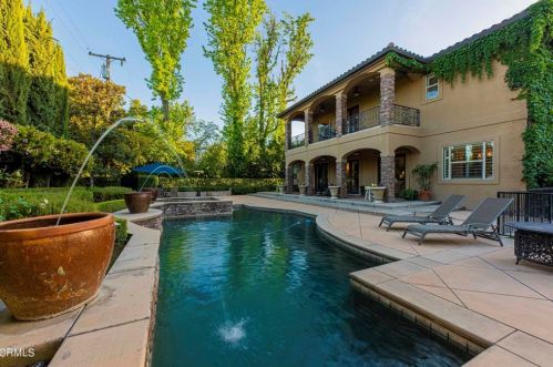 840 Fairway Dr, Bakersfield CA 93309-2416 exterior