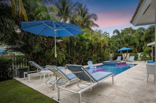 1 25th St, Delray Beach FL  33444-4319 exterior