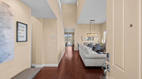 28341 Brookview Ter, Santa Clarita CA  91350-4446 exterior