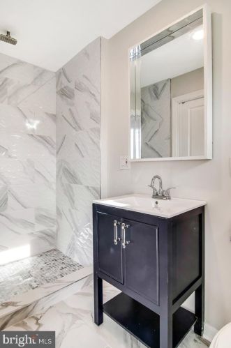 334 Earp St, Philadelphia PA 19147-5807 exterior