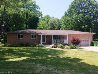 2834 Premae Dr, Akron, OH 44312-5550