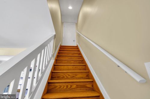 16 Bayberry Rd, Princeton NJ  08540-7417 exterior