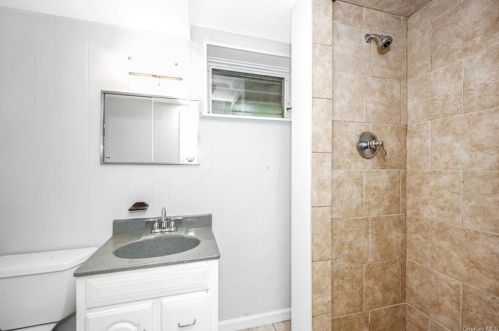 16 Bonwit Rd, Rye Brook NY  10573-1936 exterior