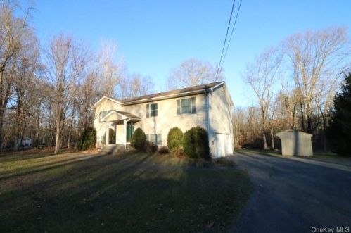 26 Mud Mills Rd, Middletown, NY 10940-5035