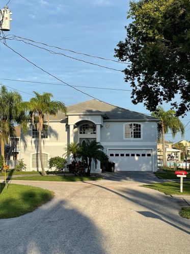 7246 Mako Dr, Port Richey, FL 34667-3984