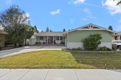 6880 10th St, Long Beach CA  90815-4930 exterior