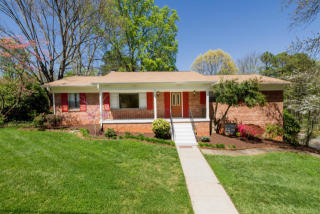 7821 Luxmore Dr, Knoxville, TN 37919-6903