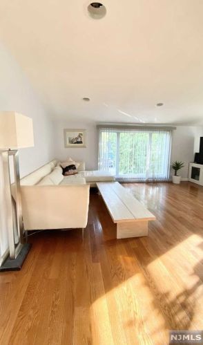 371 Demarest Ave, Closter NJ  07624-2501 exterior