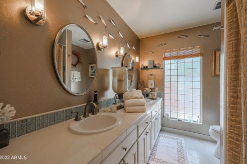 1029 Cactus Wren Dr, Phoenix AZ 85051-8187 exterior