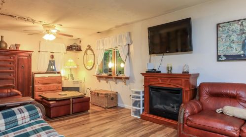 72 Peter Ct, Belmont NH  03220-3136 exterior