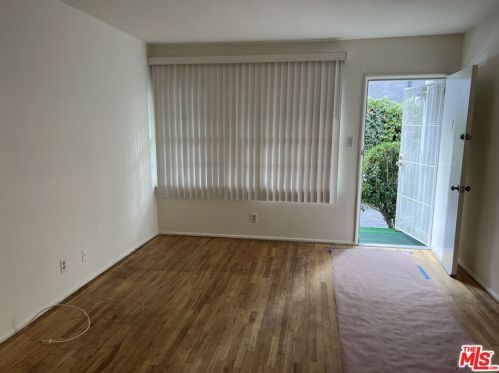 14535 Weddington St, Van Nuys CA  91411-4038 exterior