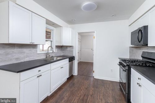 302 Delaware Ave, West Deptford NJ  08063-1015 exterior