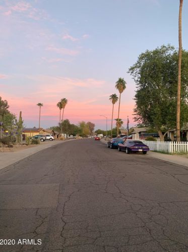 5614 Michelle Dr, Glendale, AZ 85308-1240