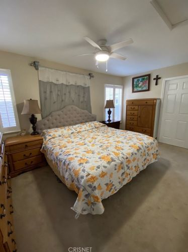 23037 Weymouth Pl, Santa Clarita CA  91354-2040 exterior