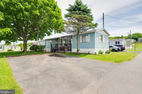 10 Frieden Mnr, Schuylkill Haven, PA 17972-9507