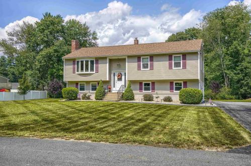 66 Azarian Rd, Salem, NH 03079-4241