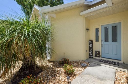 10305 Copperwood Dr, New Port Richey, FL 34654-5918