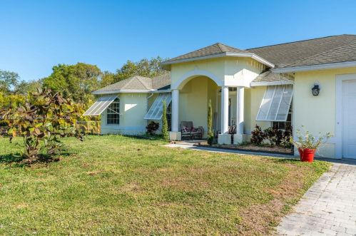 4680 Christensen Rd, Fort Pierce, FL 34981-5015
