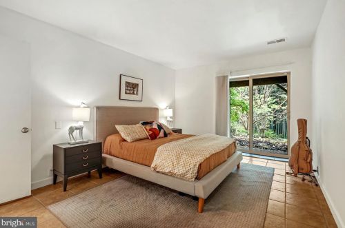 2810 Battery Pl, Washington DC  20016-3439 exterior