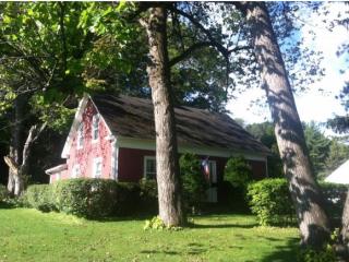 319 Crescent Blvd, Woodford, VT 05201-2420