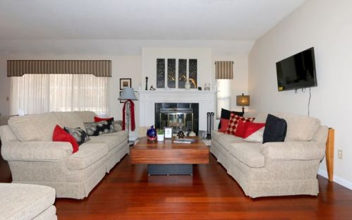 290 Heritage Hls, Somers Town, NY 10589-1701