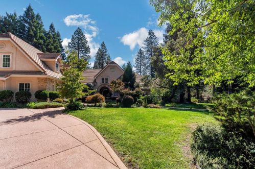 12870 Chatsworth Ln, Grass Valley, CA 95945-9740