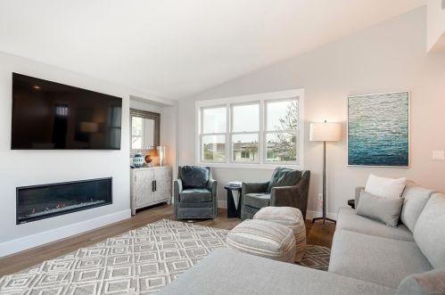 3077 Ducommun Ave, San Diego CA 92122-2221 exterior