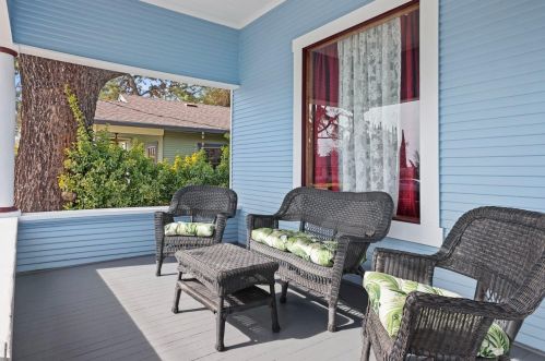 805 4th St, Ripon, CA 95366-2310