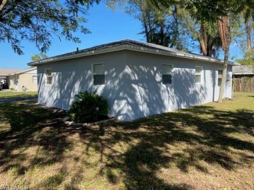 3544 Corana Way, Naples, FL 34105-2727