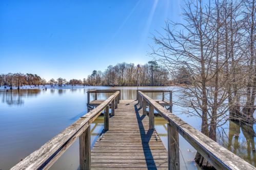 126 Eagle Point Rd, Cross, SC 29436-3204