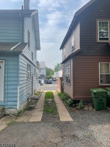 523 2nd Ave, Roselle NJ  07203-0010 exterior