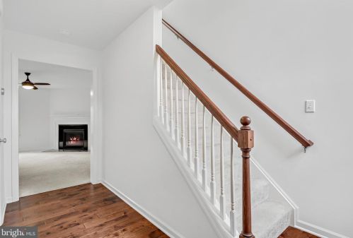 47 Cumberland Estates Dr, Navy Sup Dpt PA  17050-1720 exterior