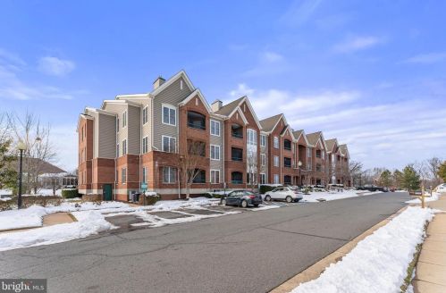 13890 Chelmsford Dr, Gainesville VA  20155-3125 exterior