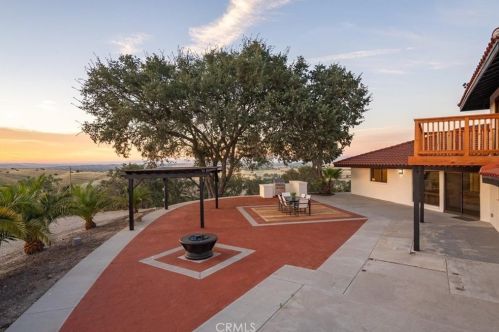 3310 Neal Spg Rd, Templeton CA  93465-9636 exterior