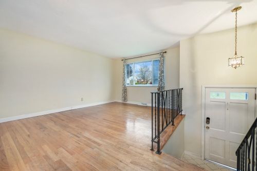 4035 Crestwood Dr, Gibsonia, PA 15044-7816